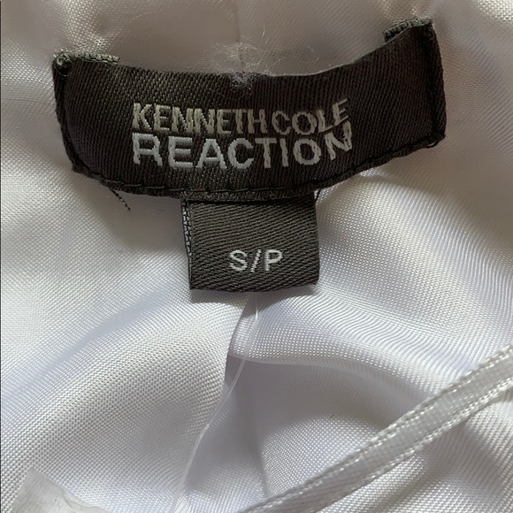 Clean, crisp white blazer w/ shoulder pads - Picture 3 of 7